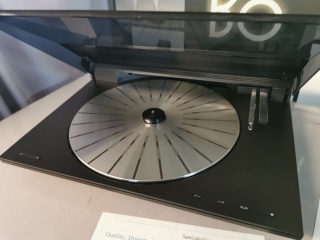 BEOGRAM 3500 TURNTABLE WITH NO PRE-AMP